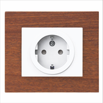 Enchufe SCHUKO con tapa blanca serie DECENTE